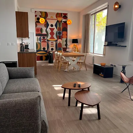 Διαμέρισμα Au Cheval Blanc - Appartement Familial 6P Parking Prive Gratuit- 15 Min Centre Ville