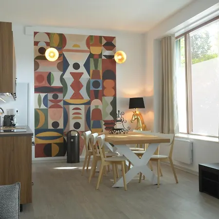 Διαμέρισμα Au Cheval Blanc - Appartement Familial 6P Parking Prive Gratuit- 15 Min Centre Ville